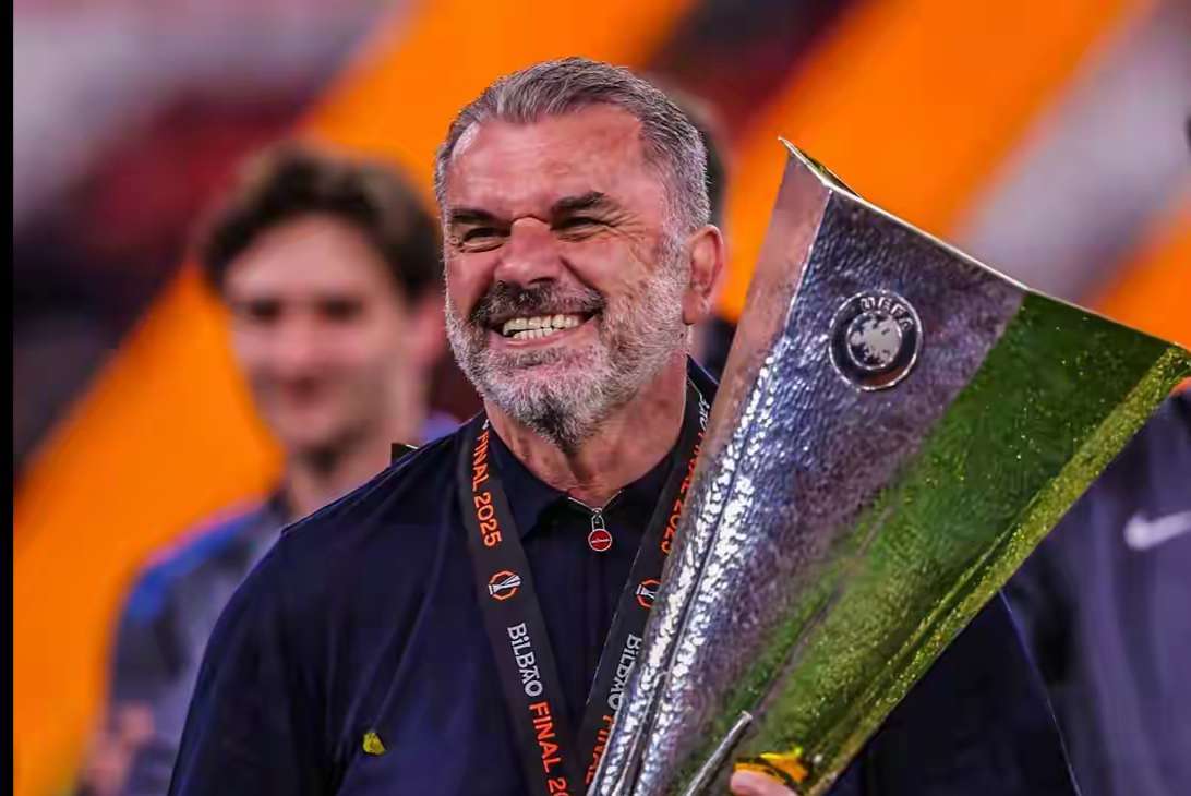 森林大换血！主帅努诺下课，波斯特科格鲁火速上位，这波操作猛如虎啊！